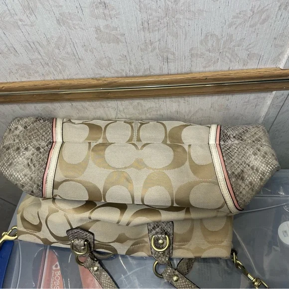 Coach Signature Ashley Spectator Shoulder Bag No.C1320- F24889 - Picture 7 of 16